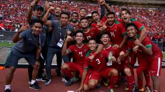 Pemain Timnas U-22 menang melawan Timnas U-22 Kamboja pada laga terakhir penyisihan grup B SEA Games XXIX Kuala Lumpur di Stadion Shah Alam, Selangor, Malaysia, Kamis (24/8).