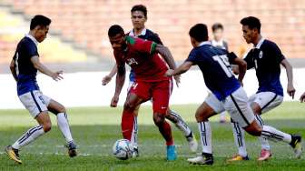 Pemain Timnas U-22 menang melawan Timnas U-22 Kamboja pada laga terakhir penyisihan grup B SEA Games XXIX Kuala Lumpur di Stadion Shah Alam, Selangor, Malaysia, Kamis (24/8).