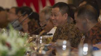 Presiden Joko Widodo memimpin sidang kabinet paripurna yang dihadiri Wakil Presiden Jusuf Kalla dan jajaran menteri Kabinet Kerja di Istana Merdeka, Jakarta, Selasa (29/8).