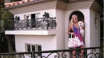 Yuk, Intip Rumah Anjing-nya Paris Hilton yang Megah