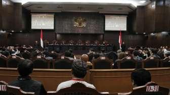 Mendagri Tjahjo Kumolo bersama Menkumham Yasonna Laoly menghadiri sidang Judicial Review atas Perppu Ormas di Gedung Mahkamah Konstitusi, Jakarta, Rabu (30/8).