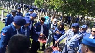 HUT Demokrat, Sylviana Murni Pimpin Kader Ziarahi TMP Kalibata