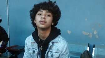 Bastian Steel Dibuat Jengkel Iqbaal?