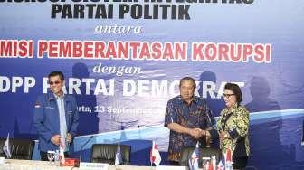 Diskusi sistem integritas partai politik antara KPK dengan Dewan Pimpinan Pusat Partai Demokrat di Jakarta, Rabu (13/9).