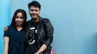 Ilham SM*SH dan Istri Tunda Bulan Madu