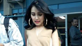 Umi Kalsum Ultah, Ayu Ting Ting Kasih Hadiah Ini