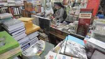 Bursa Buku Blok M Square