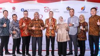 Bank bjb Raih Juara 1 "Annual Report Award 2016" Kategori BUMD