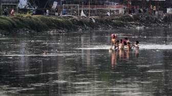 Asik Mandi, Bocah 11 Tahun Tenggelam di Banjir Kanal Barat Dekat Mal Season City