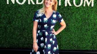 Reese Witherspoon Rilis Fesyen untuk Perempuan Gemuk