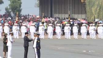 Presiden Joko Widodo menghadiri Perayaan HUT ke-72 TNI di Dermaga Indah Kiat, Cilegon, Banten (5/10).