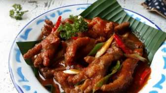 Ceker Ayam Saus Tiram yang Rasanya Menggugah Selera