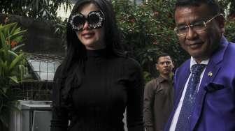 Syahrini akan Berangkatkan 10 Korban First Travel ke Tanah Suci