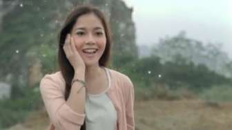 Ini Dia Perempuan Cantik di Iklan Rokok "Om Jin Pengen Kurus"