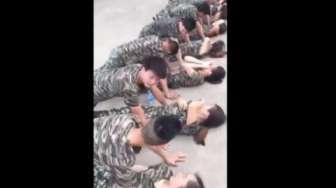 Latihan Mahasiswa ala Militer di Cina Ini Bikin Geleng Kepala