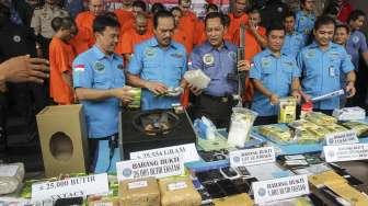 Badan Narkotika Nasional (BNN) merilis hasil penggagalan upaya peredaran narkotika jenis sabu dan ekstasi yang dilakukan oleh empat jaringan narkotika Internasional di Jakarta, Selasa (10/10).