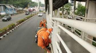 Pemeliharaan JPO di Jantung Jakarta