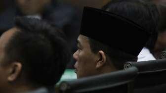 Ade Komarudin menjadi saksi dalam sidang kasus dugaan korupsi pengadaan KTP -el dengan terdakwa Andi Naragong di Pengadilan Tipikor, Jakarta, Senin (16/10).