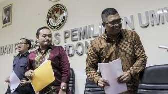 Keterangan pers terkait hasil pengawasan pendaftaran Partai Politik Pemilu 2019 di Jakarta, Selasa (17/10).