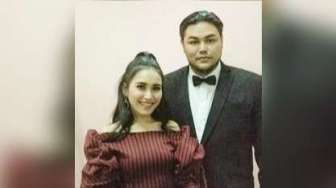 Teganya, Ivan Gunawan Sebut Selera Fesyen Ayu Ting Ting Jelek!