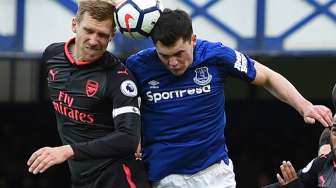 Kaki Infeksi, Pemain Everton Dilarikan ke RS