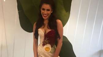 Ratu Kecantikan Malaysia Pamer Gaun Nasi Lemak di Miss Universe