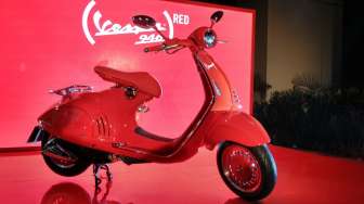 Vespa 946 Red Seharga Mitsubishi Xpander Meluncur di Indonesia