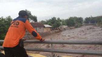 4 Wisatawan Terseret Banjir, Tim SAR Temukan Satu Orang Tewas, Dua Selamat dan Satu Orang dalam Pencarian