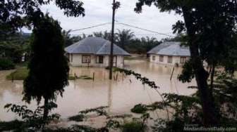 Delapan Tanggul Jebol, Ribuan Rumah Terendam Banjir