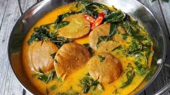 Nikmatnya Gulai Jengkol Daun Singkong ala Padang