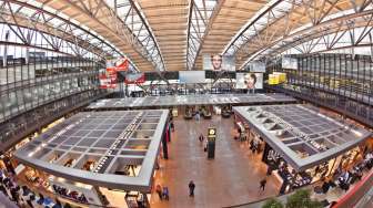 Diterobos Dua Orang, Bandara Hamburg Sempat Ditutup