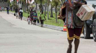 Hari pasar di perbatasan Skouw di Pos Lintas Batas Negara (PLBN) Terpadu Skouw Distrik Muara Tami, Jayapura, Papua, Selasa (14/11).