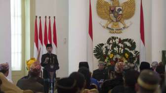 Presiden Joko Widodo melakukan audiensi dengan kepala suku se-Indonesia di Istana Bogor, Jawa Barat, Kamis (16/11).