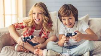 Studi: Video Game Bisa Tingkatkan Kemampuan Komunikasi dan Mental Anak