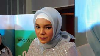 Ini Pesan Dewi Sandra soal Perawatan Rambut Berhijab