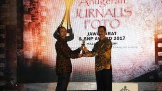 Delapan Wartawan Raih Anugerah Jurnalis Foto Jabar dan BNP Award