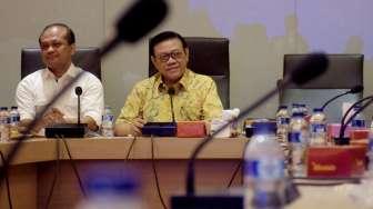 Rapat dewan pakar di Kantor DPP Partai Golkar, Jakarta, Senin (20/11).