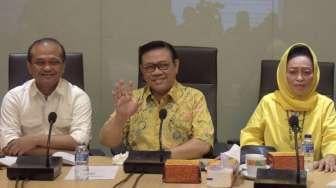 Rapat dewan pakar di Kantor DPP Partai Golkar, Jakarta, Senin (20/11).