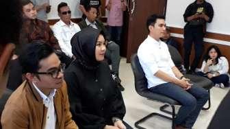 Istri Aldi Taher Menangis Usai Sidang Gara-gara Ini