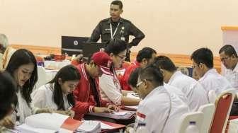 Sembilan partai politik (parpol) yang diberi kesempatan mendaftar ulang oleh Komisi Pemilihan Umum (KPU) mendatangi Kantor Pusat KPU, Menteng, Jakarta, Senin (20/11).