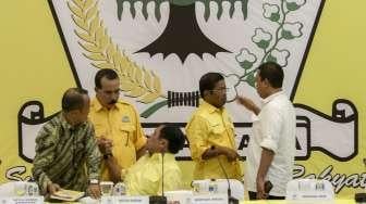 Dewan Pimpinan Pusat Partai Golkar menggelar rapat Pleno yang dilaksanakan di kantor DPP Golkar, Jakarta, Selasa (21/11).