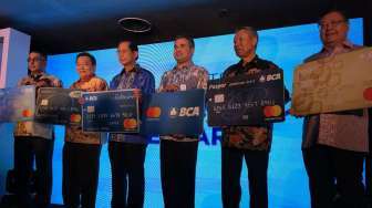 BCA Luncurkan Kartu Debit Paspor BCA Mastercard