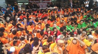 Cerita tentang Ratusan Tersangka Teriak "Betul" di Polda Metro