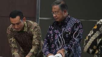 Menko PMK Puan Maharani memimpin rakor tingkat Menteri di Kementrian PMK, Jakarta, Rabu (6/)12).