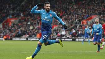 Giroud Selamatkan Arsenal dari Kekalahan di St Mary's