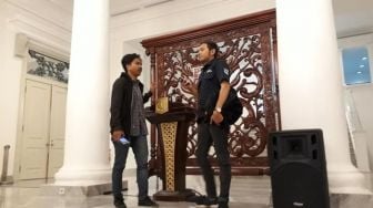 Seperti Kantor Presiden, Balai Kota DKI Kini Dilengkapi Mimbar