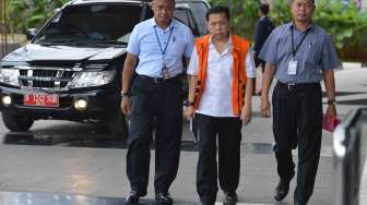 Tersangka kasus korupsi KTP elektronik Setya Novanto menjalani pemeriksaan di Gedung KPK, Jakarta, Selasa (12/12).