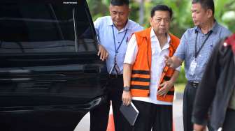 Tersangka kasus korupsi KTP elektronik Setya Novanto menjalani pemeriksaan di Gedung KPK, Jakarta, Selasa (12/12).
