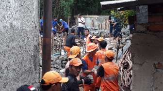 Banjir karena Penyempitan Kali, Anies Minta Warga Geser Rumah