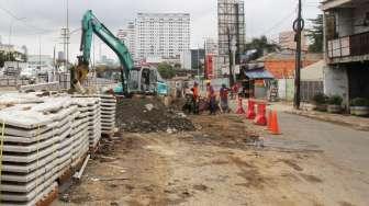 Pembangunan underpass Matraman-Salemba di Jakarta Pusat, Senin (18/12).